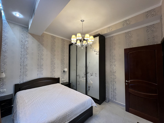 Продам двухкомнатную (2-комн.) квартиру, Кирова ул, 41А, Ялта г
