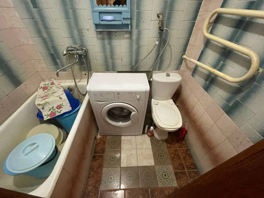 Продам однокомнатную (1-комн.) квартиру, Совхозная ул, 2, Симферополь г