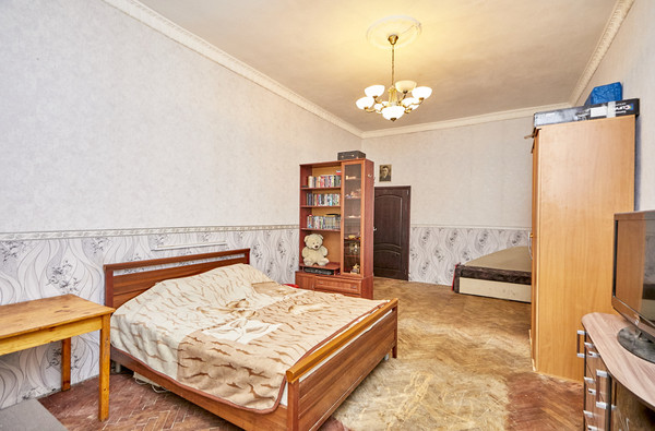 Продам трехкомнатную (3-комн.) квартиру, Черняховского ул, 1/63А, Санкт-Петербург г