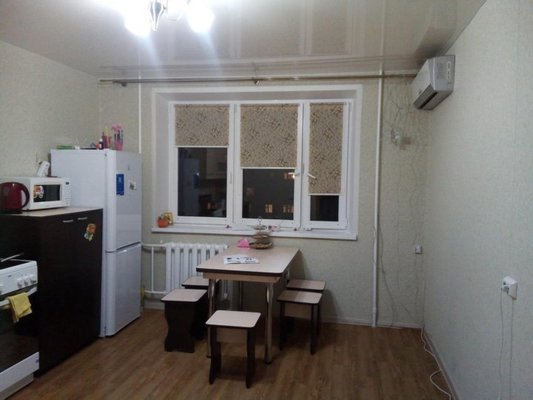 Сдам двухкомнатную (2-комн.) квартиру, Менделеева ул, 4, Энгельс г