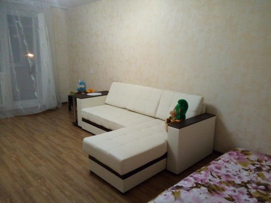 Сдам двухкомнатную (2-комн.) квартиру, Менделеева ул, 4, Энгельс г