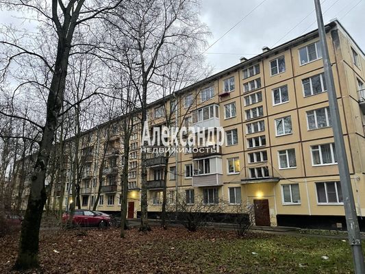 Продам долю в 3-комн. квартире, Новоизмайловский пр-кт, 38к3, Санкт-Петербург г