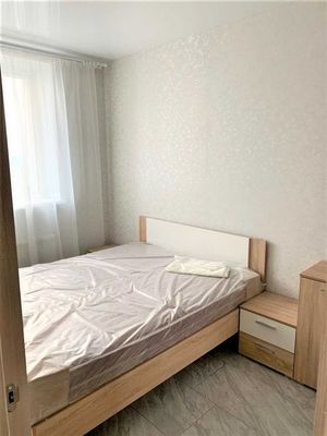 Сдам двухкомнатную (2-комн.) квартиру, Коммунистическая ул, 6а, Салаир г