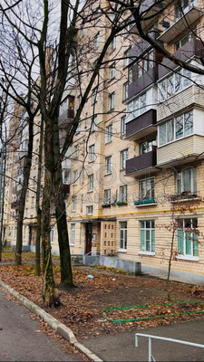 Продам двухкомнатную (2-комн.) квартиру, Малахитовая ул, 12к1, Москва г