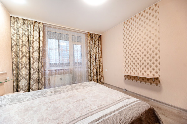 Продам двухкомнатную (2-комн.) квартиру, Петровский б-р, 14к4, Мурино п