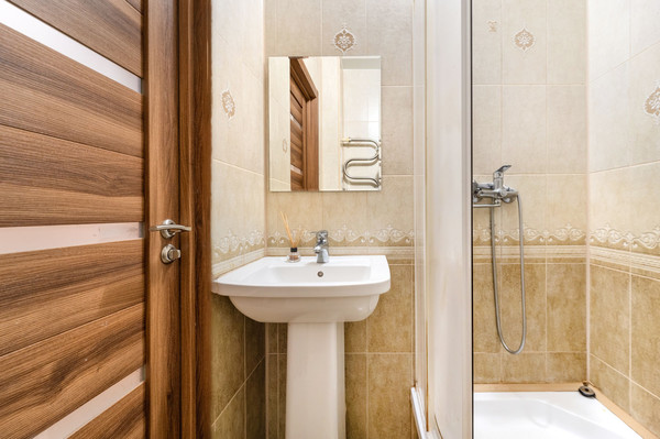 Продам двухкомнатную (2-комн.) квартиру, Петровский б-р, 14к4, Мурино п
