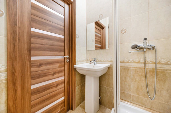 Продам двухкомнатную (2-комн.) квартиру, Петровский б-р, 14к4, Мурино п