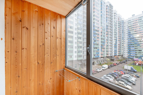 Продам двухкомнатную (2-комн.) квартиру, Петровский б-р, 14к4, Мурино п