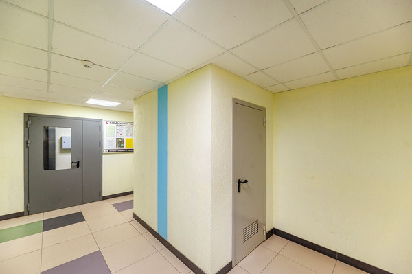 Продам двухкомнатную (2-комн.) квартиру, Петровский б-р, 14к4, Мурино п