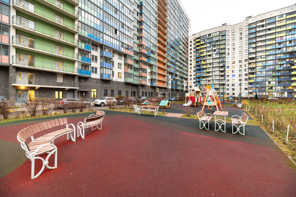 Продам двухкомнатную (2-комн.) квартиру, Петровский б-р, 14к4, Мурино п