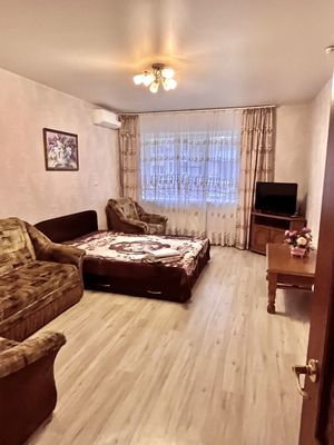 Сдам двухкомнатную (2-комн.) квартиру, Победы ул, 8, Кременки г