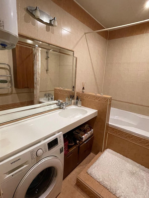 Продам трехкомнатную (3-комн.) квартиру, Жмайлова ул, 27а, Ростов-на-Дону г