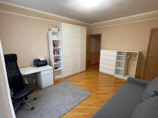 Продам трехкомнатную (3-комн.) квартиру, Жмайлова ул, 27а, Ростов-на-Дону г
