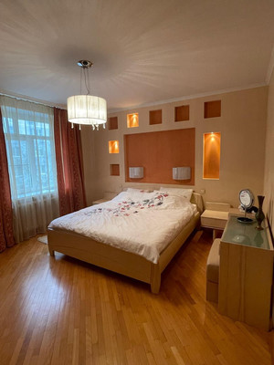 Продам трехкомнатную (3-комн.) квартиру, Жмайлова ул, 27а, Ростов-на-Дону г