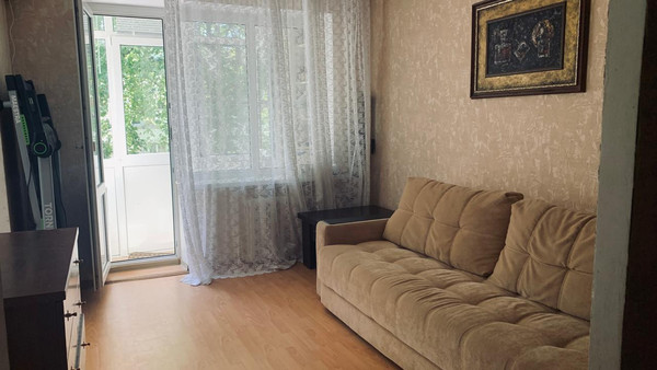 Продам трехкомнатную (3-комн.) квартиру, 12-й мкр, 16к6, Анапа г