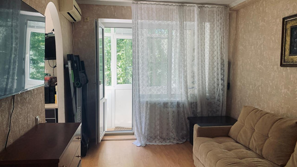 Продам трехкомнатную (3-комн.) квартиру, 12-й мкр, 16к6, Анапа г