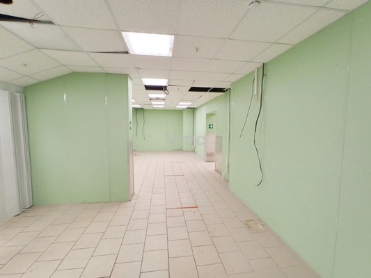 Продам коммерческое помещение 519 м2, Орджоникидзе ул, 1, Москва г