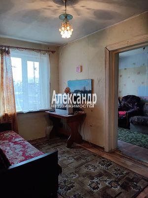 Продам двухкомнатную (2-комн.) квартиру, Чернышевская ул, 27, Тихвин г