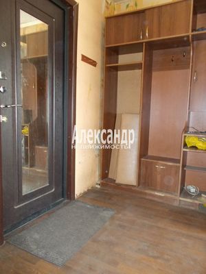 Продам двухкомнатную (2-комн.) квартиру, Чернышевская ул, 27, Тихвин г