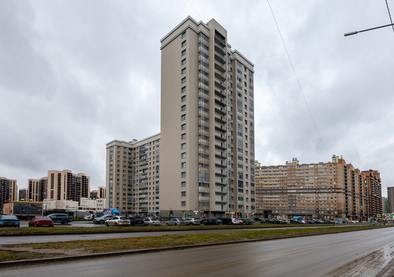 Продам однокомнатную (1-комн.) квартиру, Петровский б-р, дом 5, Мурино п