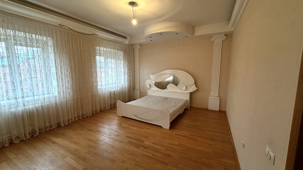 Продам многокомнатную квартиру, Гагарина ул, 6Б, Волгодонск г