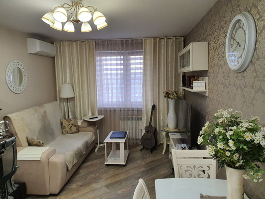 Продам двухкомнатную (2-комн.) квартиру, Байкальская ул, 301, Иркутск г
