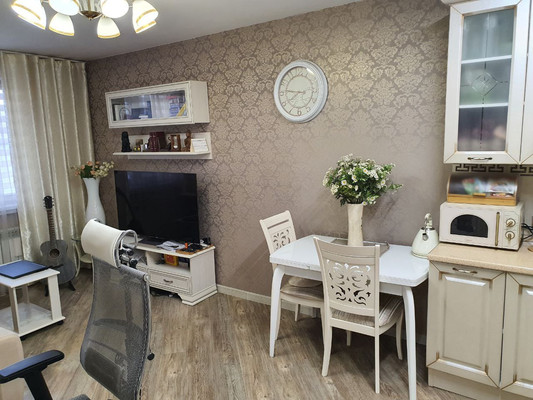 Продам двухкомнатную (2-комн.) квартиру, Байкальская ул, 301, Иркутск г