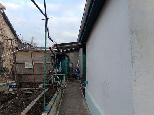 Продам трехкомнатную (3-комн.) квартиру, Карьерный пер, 15к25, Симферополь г