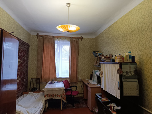 Продам трехкомнатную (3-комн.) квартиру, Карьерный пер, 15к25, Симферополь г
