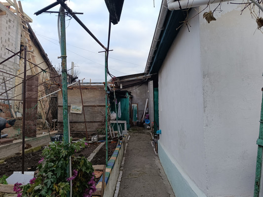 Продам трехкомнатную (3-комн.) квартиру, Карьерный пер, 15к25, Симферополь г