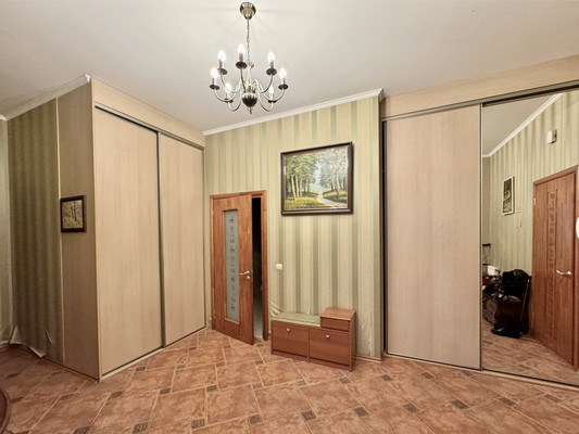 Продам многокомнатную квартиру, Пролетарская ул, 74б, Калининград г