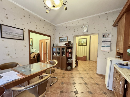 Продам многокомнатную квартиру, Пролетарская ул, 74б, Калининград г