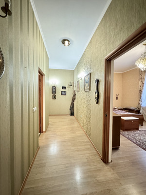 Продам многокомнатную квартиру, Пролетарская ул, 74б, Калининград г