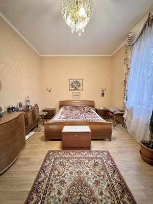 Продам многокомнатную квартиру, Пролетарская ул, 74б, Калининград г