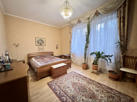 Продам многокомнатную квартиру, Пролетарская ул, 74б, Калининград г