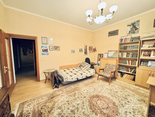 Продам многокомнатную квартиру, Пролетарская ул, 74б, Калининград г