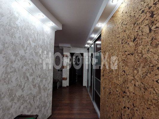 Продам двухкомнатную (2-комн.) квартиру, Ленина ул, 195Б, Горячий Ключ г