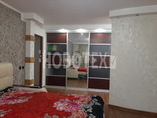 Продам двухкомнатную (2-комн.) квартиру, Ленина ул, 195Б, Горячий Ключ г