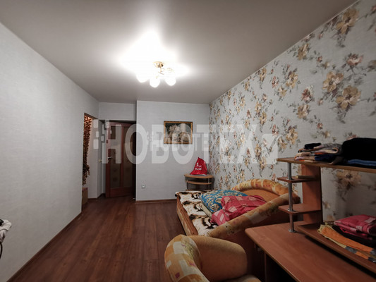 Продам двухкомнатную (2-комн.) квартиру, Ленина ул, 195Б, Горячий Ключ г