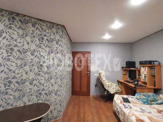 Продам двухкомнатную (2-комн.) квартиру, Ленина ул, 195Б, Горячий Ключ г