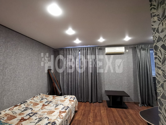 Продам двухкомнатную (2-комн.) квартиру, Ленина ул, 195Б, Горячий Ключ г