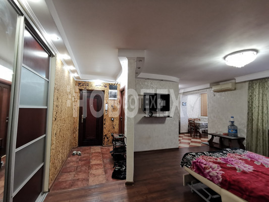 Продам двухкомнатную (2-комн.) квартиру, Ленина ул, 195Б, Горячий Ключ г