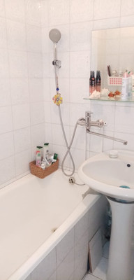 Продам трехкомнатную (3-комн.) квартиру, Сельмаш пр-кт, 7б, Ростов-на-Дону г