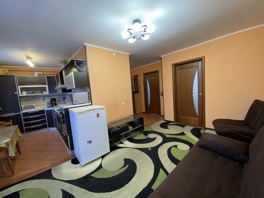 Продам трехкомнатную (3-комн.) квартиру, Маршала Жукова ул, 3кА, Нижневартовск г