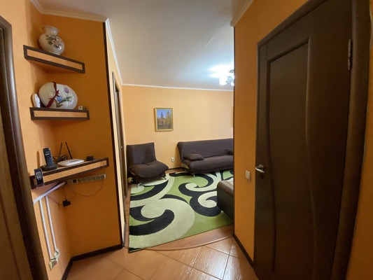 Продам трехкомнатную (3-комн.) квартиру, Маршала Жукова ул, 3кА, Нижневартовск г