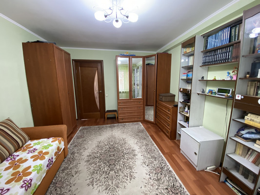 Продам трехкомнатную (3-комн.) квартиру, Маршала Жукова ул, 3кА, Нижневартовск г