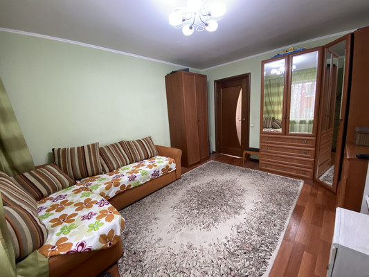 Продам трехкомнатную (3-комн.) квартиру, Маршала Жукова ул, 3кА, Нижневартовск г