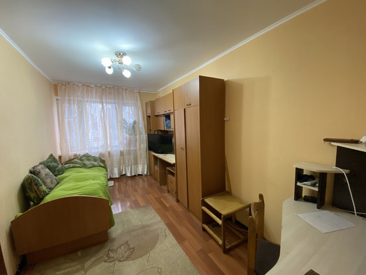 Продам трехкомнатную (3-комн.) квартиру, Маршала Жукова ул, 3кА, Нижневартовск г