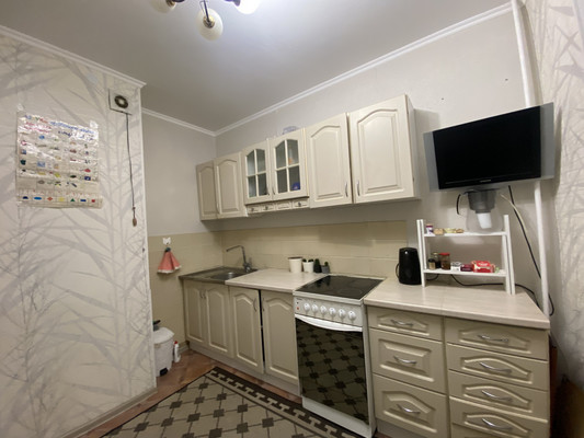 Продам двухкомнатную (2-комн.) квартиру, Чапаева ул, 13к2, Нижневартовск г