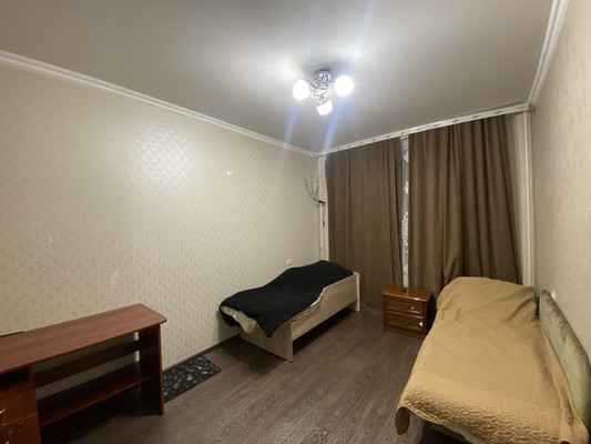 Продам двухкомнатную (2-комн.) квартиру, Чапаева ул, 13к2, Нижневартовск г